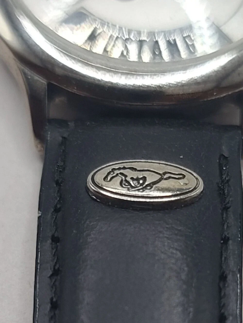 Vintage Relic 1964 1/2 Ford Mustang Wrist Watch In Collector Wooden Box - Picture 8 of 8
